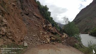 Carretera en la sierra de Áncash queda bloqueada tras derrumbe