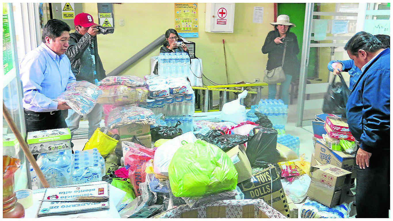 ​Comerciantes del Modelo donan casi una tonelada de agua, víveres y calzado (VIDEO)