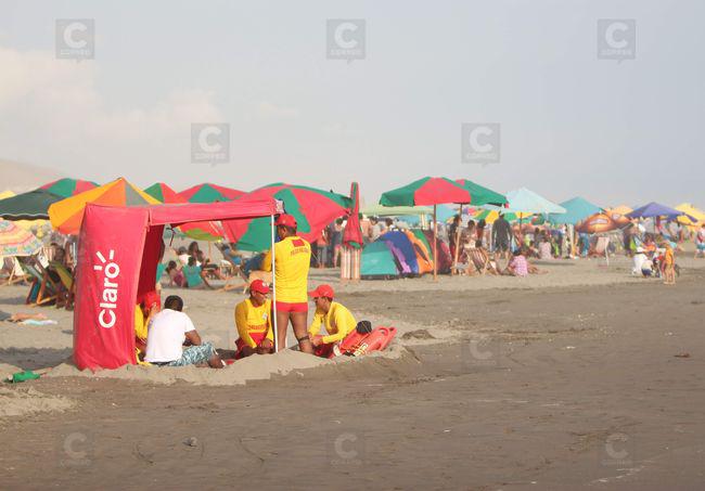 Rescatistas en playas de Mollendo trabajan en pésimas condiciones