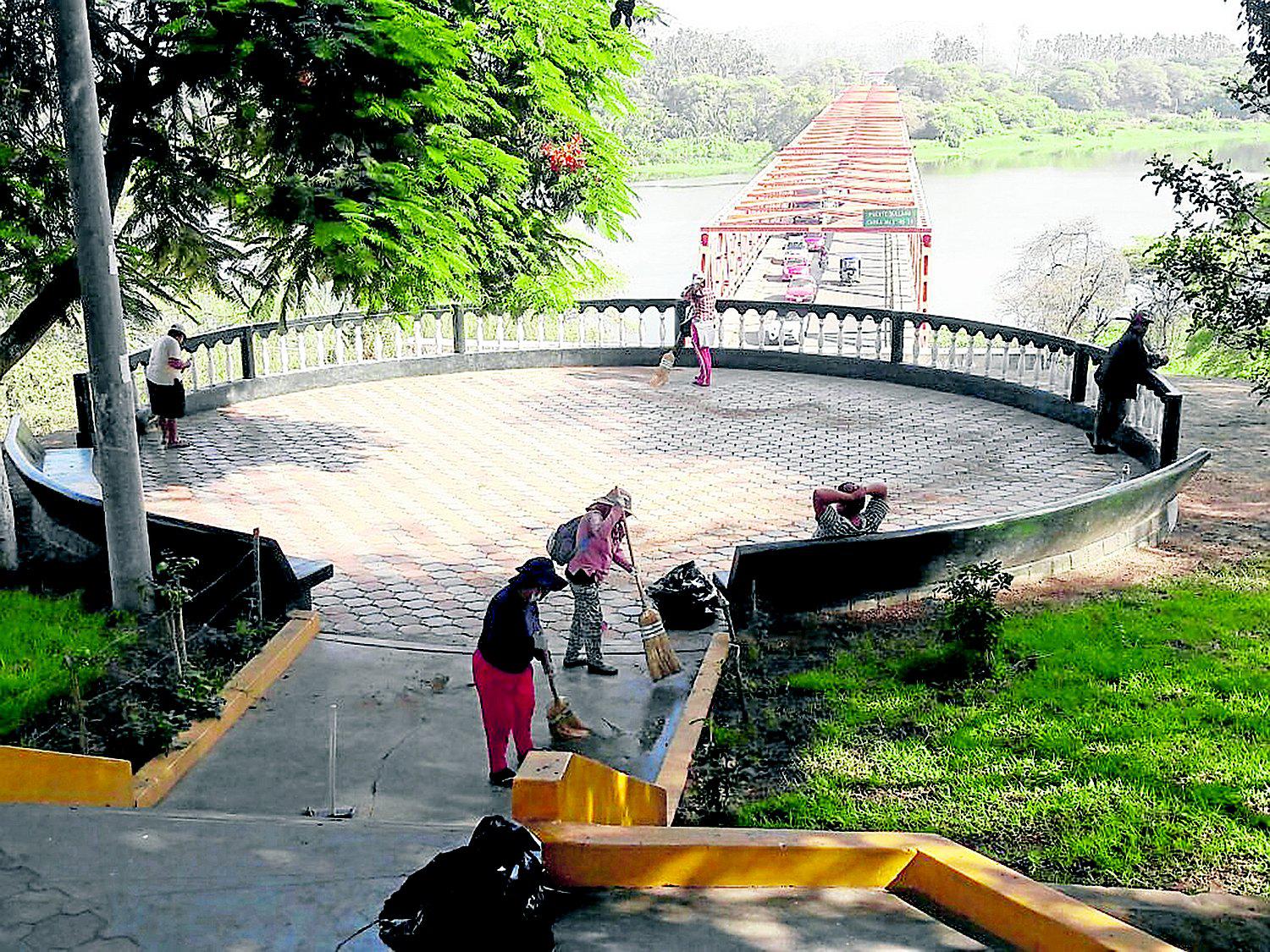 Recogen 30 toneladas de basura en limpieza de río Chira y paseo Turicarami