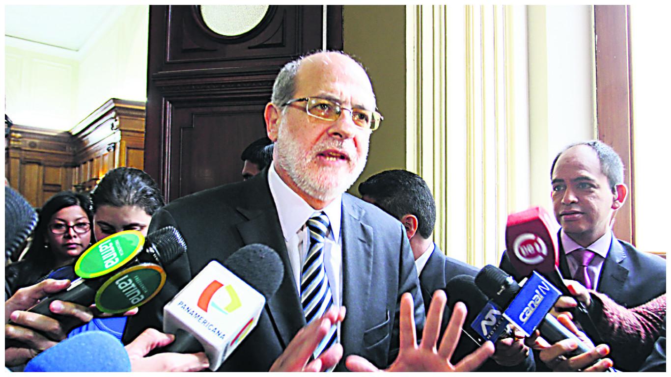 Daniel Abugattás alista su salida del nacionalismo: “Mi presencia en el partido es insostenible”