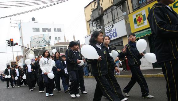 Dirección de Educación y Ugel Tacna reciben bono por cumplimiento de metas