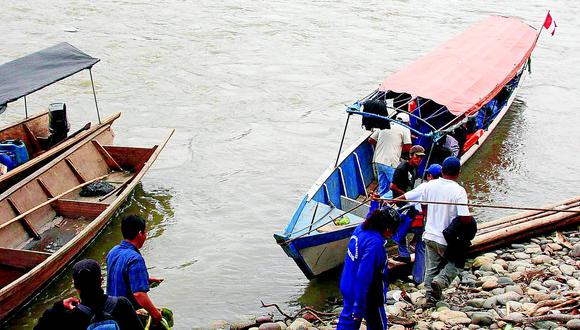 ​Bote que llevaba desayunos para 20 centros educativos naufraga en Río Tambo 