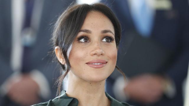 Lo cierto es que, tras un breve primer idilio, la prensa sensacionalista la emprendió contra Meghan, a la que bautizaron "duquesa caprichosa", y la trató con más ferocidad que a  Kate Middleton. (Foto: AFP)