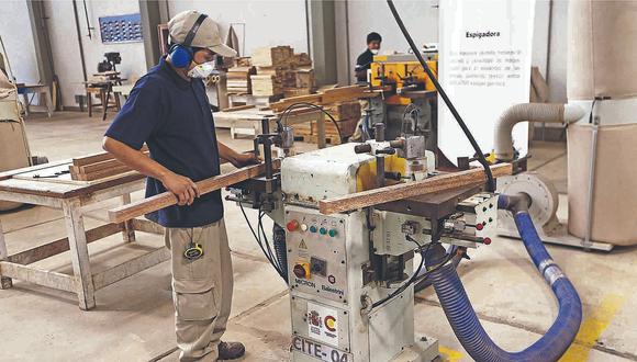 AFP: Subsidiar los aportes sociales permitirá impulsar el empleo juvenil en el Perú