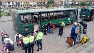 Paro Cusco: suspenden salidas de tren a Machu Picchu y policías escoltan turistas hacia el aeropuerto (FOTOS)