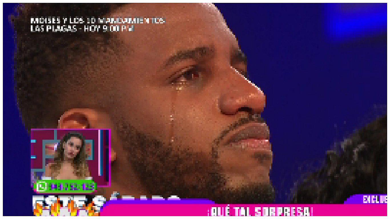 Jefferson Farfán rompe en llanto tras ver fotografía de su pasado (VIDEO y FOTOS)