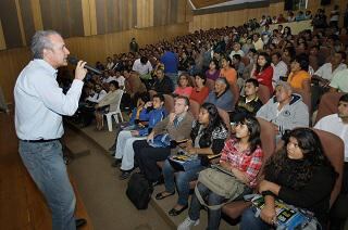 Chincha: Nano Guerra García promueve evento emprendedor 
