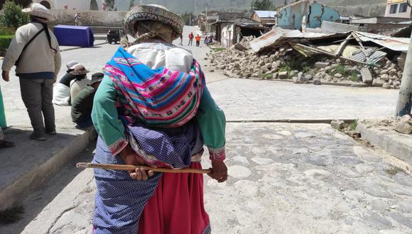 Población sigue con sus casas destruidas por sismo| Foto: Nely Hancco