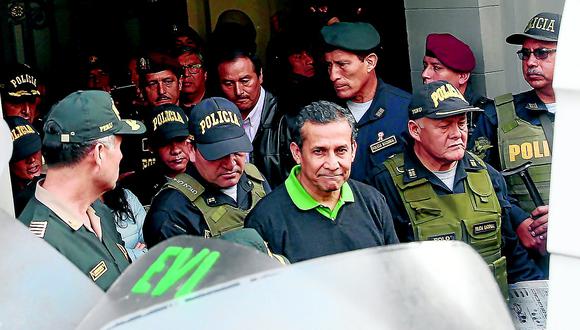 Ollanta Humala duerme junto a Fujimori