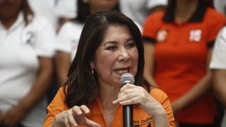 Martha Chávez protagoniza incidente en defensa de la elección de Ortiz de Zevallos