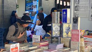 Ofertan libros desde 5 soles en festival de libro en Arequipa