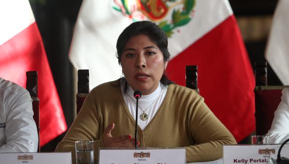 La jefa del Gabinete Ministerial, Betssy Chávez, brindó su primera conferencia de prensa desde la PCM. (Foto: Jorge Cerdán / @photo.gec)