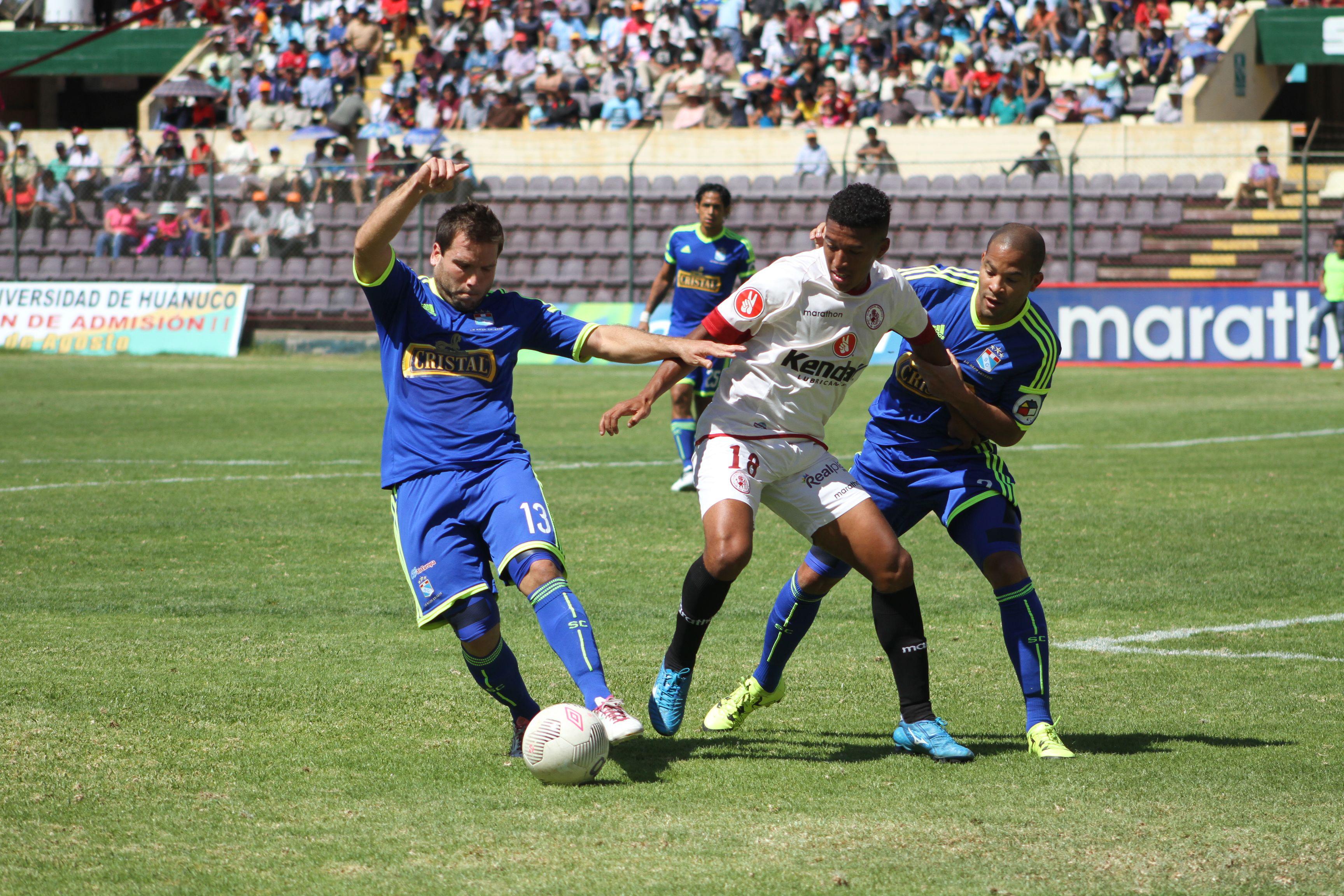 León no puede con Sporting Cristal y cae por 2 a 1