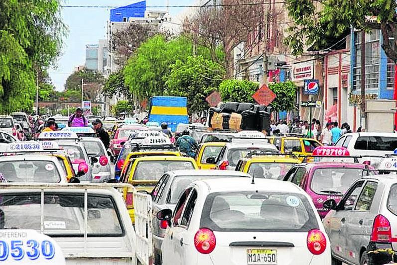 Chiclayo: 85 mil vehículos hacen rebasar el transporte 