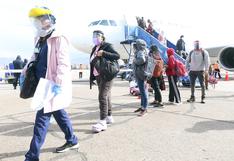 Malestar y vuelos atrasados en aeropuerto de Cusco por huelga de trabajadores (FOTOS)