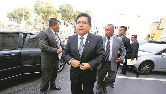 Carlos Ramos Heredia culpa  a fiscal Pablo Sánchez de estar detrás de su suspensión en el Ministerio Público