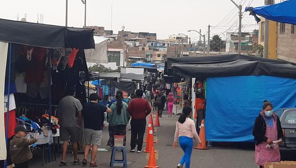 Feriantes se instalaron en la calles durante el día de Navidad en Tacna