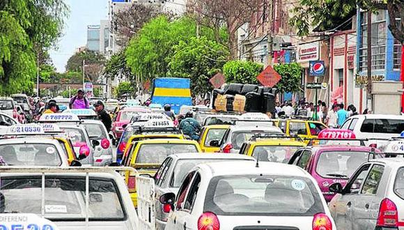 Chiclayo: 85 mil vehículos hacen rebasar el transporte 