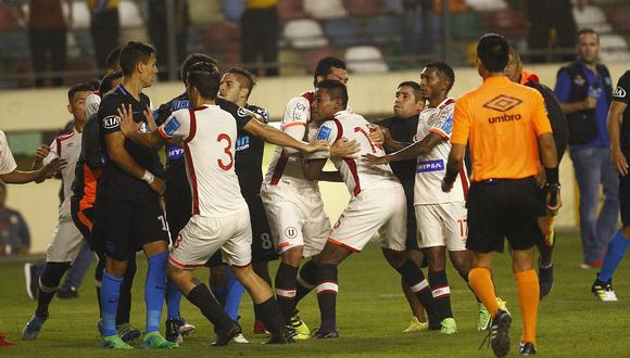 Universitario vs. Alianza Lima: Árbitro expulsó a cuatro jugadores tras bronca