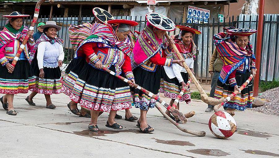 Viral de YouTube: Este es el increíble 'Hockey Inca' jugado en Cusco (VIDEO)  