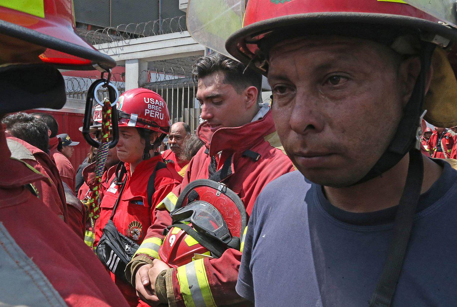 ​Bomberos: organizan marcha en apoyo a los hombres de rojo