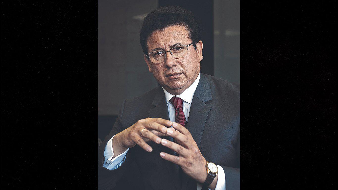 Miguel Ángel Rodríguez Mackay: "Cualquier concesión de mar por Arica, debe ser aprobada por Perú"