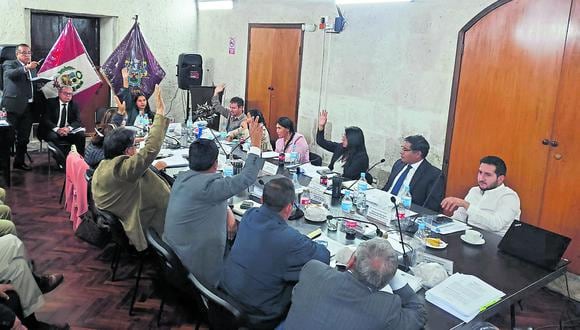 Sesión ordinaria en el Consejo Regional de Arequipa. Foto: Leonardo Cuito.