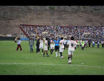 Renuevan contratos a cuatro