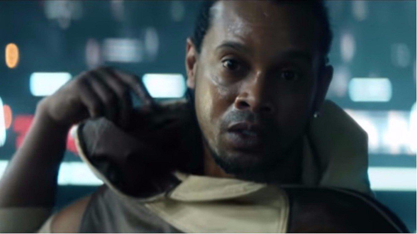 Champions League: Ronaldinho protagoniza un impresionante comercial con sus tiros libres (VIDEO)