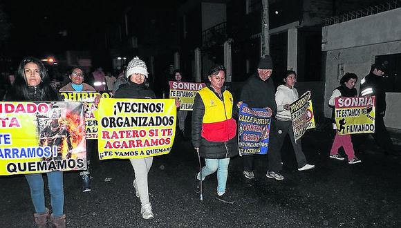 Vecinos marchan contra la delincuencia en Mariano Melgar