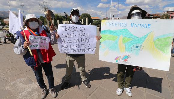 Trabajadores de turismo realizan marcha exigiendo bonos de subsidio en Cusco (FOTOS)