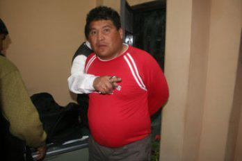 Uno de los asaltantes
 a Aruntani ya cayó