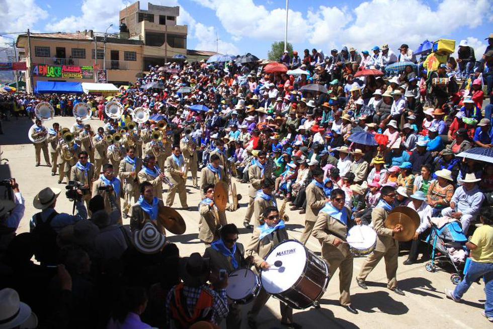 Mar de santiagueros en distrito de Sicaya (FOTOS) 