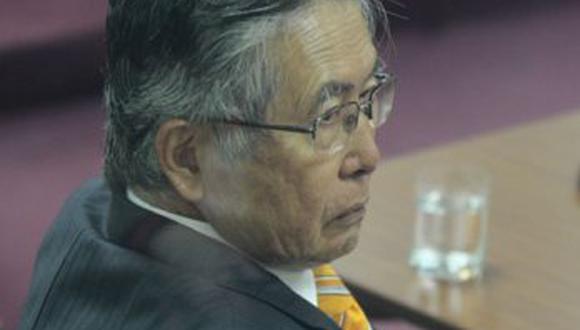 Alberto Fujimori fue internado nuevamente en la clínica San Felipe