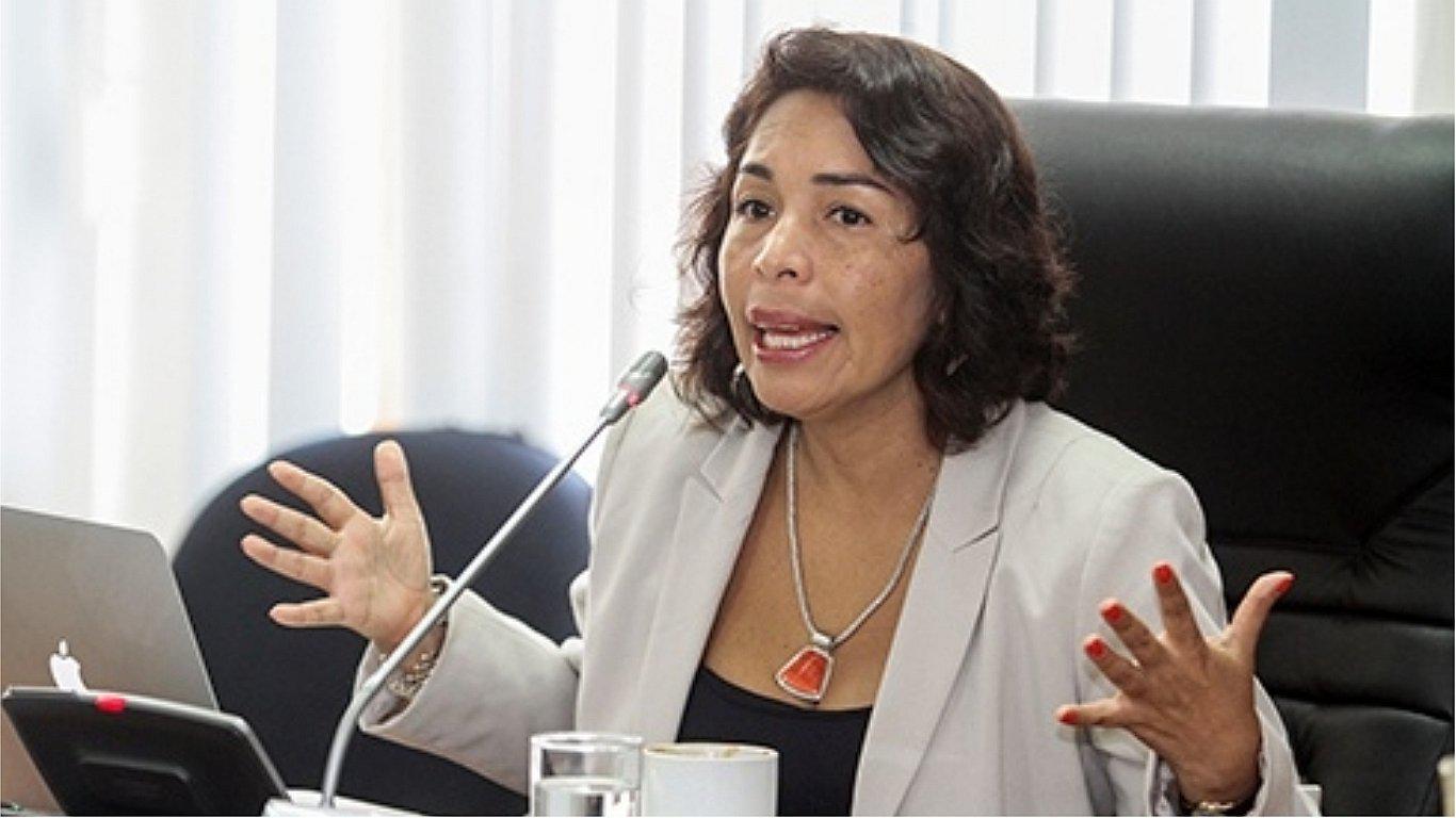 Ministra de Cultura negó apología al terrorismo en el LUM