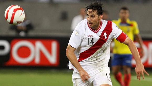 Claudio Pizarro dispuesto a ser suplente en el choque Perú - Chile