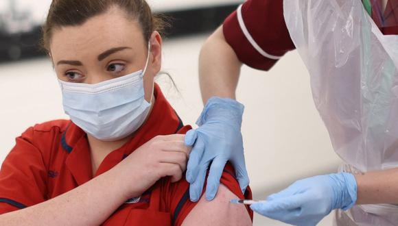 Pfizer y BioNTech dieron inicio el martes a la campaña de vacunación contra el COVID-19 en Reino Unido. (Foto: EFE)