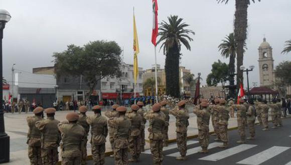 Con desfile patriótico Tacna conmemora el Día de la Bandera 