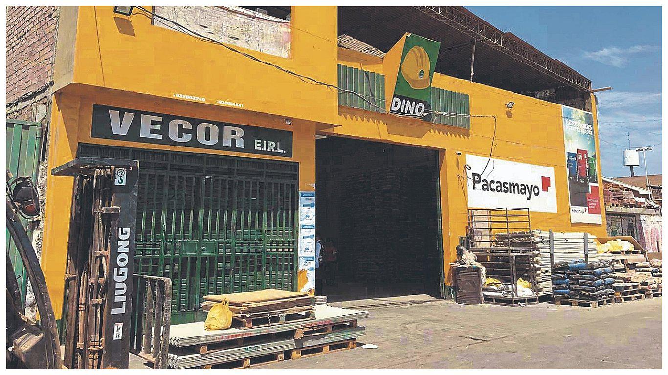 Delincuentes se llevan S/100 mil de ferretería Vecor 