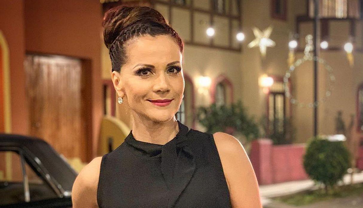 Mónica Sánchez cautiva a sus seguidores con fotografía en bikini a sus 49 años. (Foto: @cordeliamar_21)