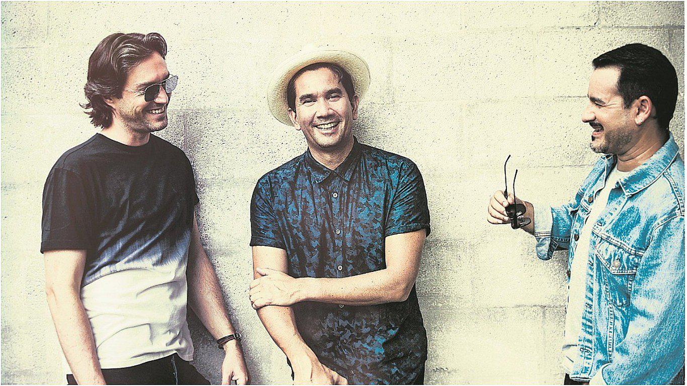 Bacilos: “La industria musical ha logrado tomar las riendas de las nuevas tecnologías”