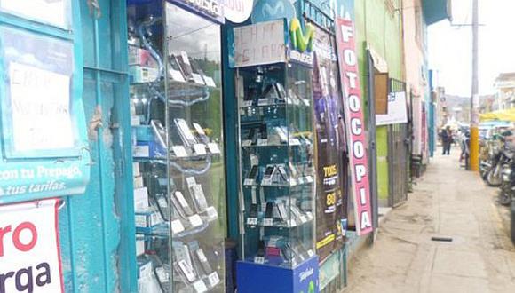 Juliaca: intervienen establecimientos de venta de celulares de dudosa procedencia 