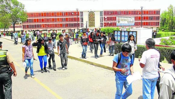 Arequipa: Seis mil universitarios podrían ser expulsados de la UNSA