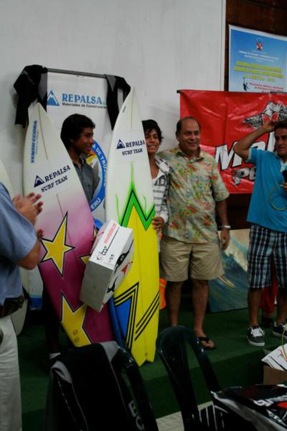 Premiaron a campeones de tabla de Trujillo