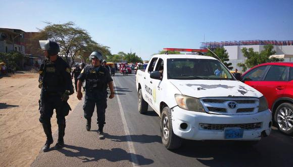 El chofer herido y a bordo de su camión, llegó por sus propios medios a una clínica en Sullana, donde tuvo que ser atendido por los médicos de turno.