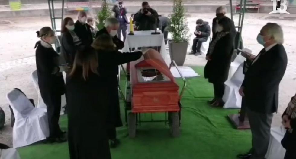 Polémica en Chile por funeral de tío del presidente Piñera en plena pandemia. (Foto: Captura canal T13)