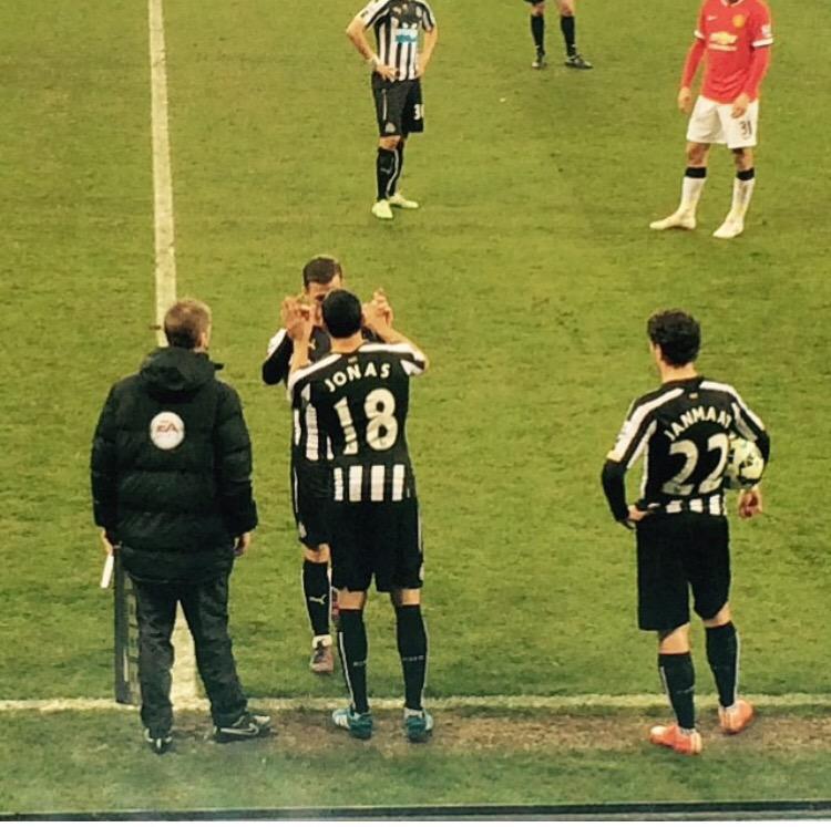 Premier League: Jonás Gutiérrez regresó a los campos tras superar cáncer testicular.