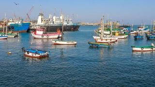 Puertos de Piura permanecen cerrados por fuertes oleajes