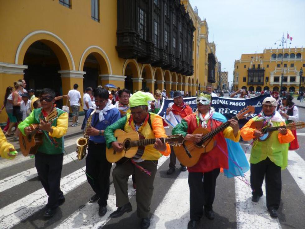 Lanzan Carnaval Cerreño en Plaza Mayor de Lima